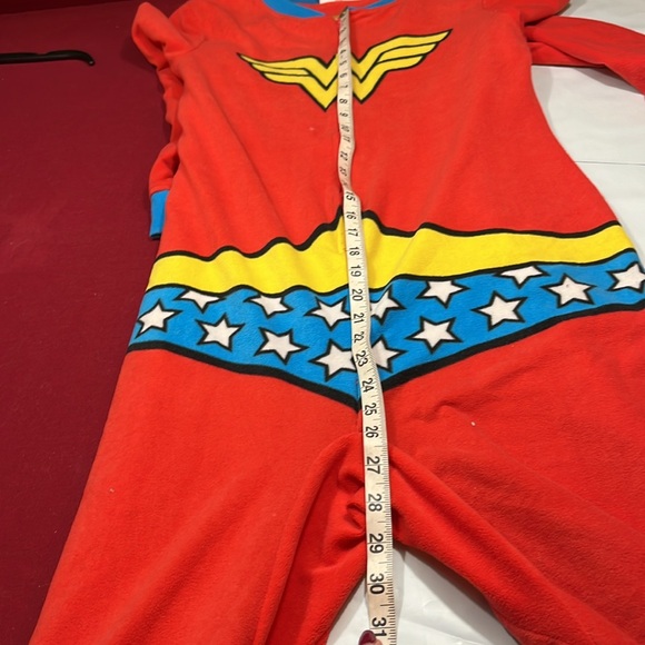 Wonder Woman RED fleece one piece body suit zip up Onesie PJS footed costume Lg - Picture 14 of 16